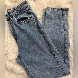 Stradivarius Mom Slim Fit Size 6